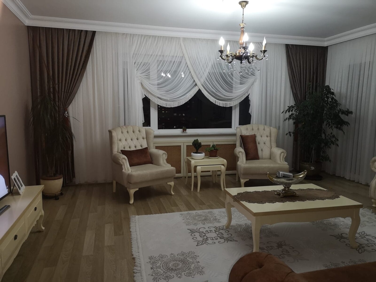 Salon Perdesi Nasıl Seçilir? Renk ve Kumaş Rehberi Fon ve tül perde takımı - Vela Perde İstanbul